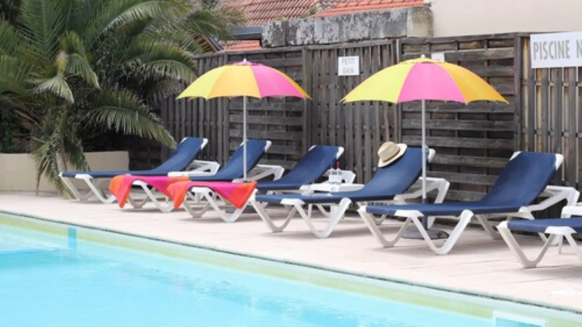 4 Hôtels Centraux Bien Placés près de l'Église Réformée d'Arcachon